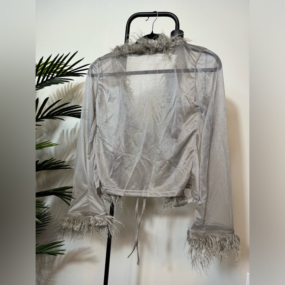 NWOT-Gorgeous see through furry top perfect for a night out - Picture 4 of 6